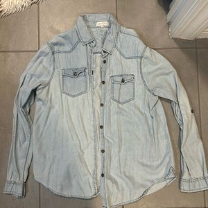 Denim button up 💙
